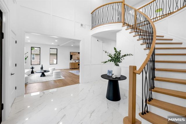 452 Oregon Street, Paramus, NJ 07652