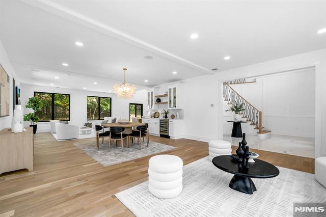 452 Oregon Street, Paramus, NJ 07652