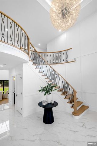 452 Oregon Street, Paramus, NJ 07652