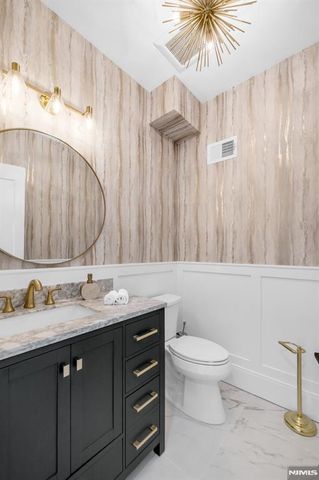 452 Oregon Street, Paramus, NJ 07652