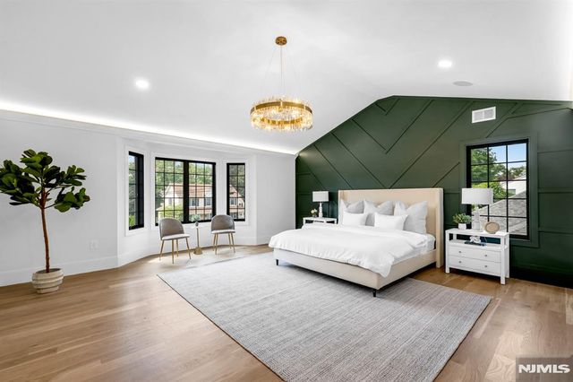 452 Oregon Street, Paramus, NJ 07652