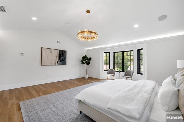 452 Oregon Street, Paramus, NJ 07652