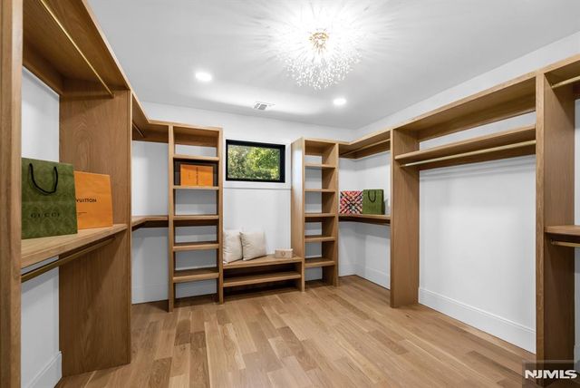 452 Oregon Street, Paramus, NJ 07652