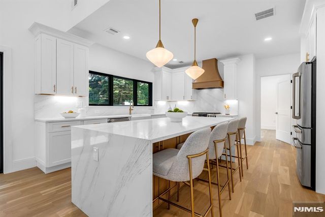 452 Oregon Street, Paramus, NJ 07652