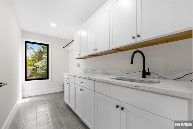 452 Oregon Street, Paramus, NJ 07652