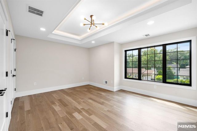 452 Oregon Street, Paramus, NJ 07652