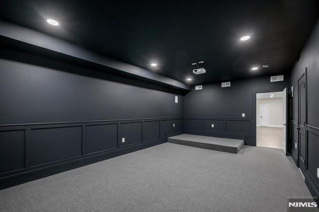 452 Oregon Street, Paramus, NJ 07652