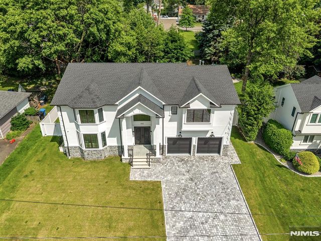 452 Oregon Street, Paramus, NJ 07652