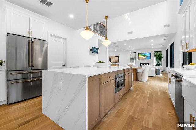 452 Oregon Street, Paramus, NJ 07652