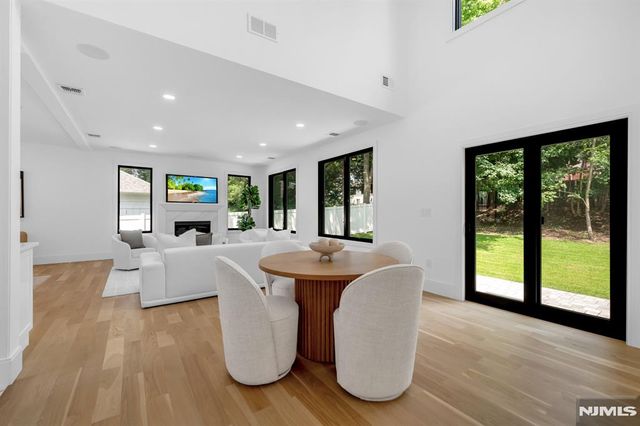 452 Oregon Street, Paramus, NJ 07652