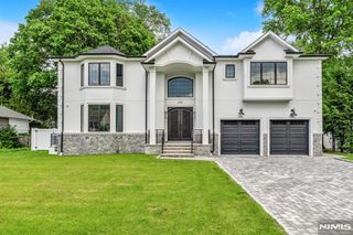 452 Oregon Street, Paramus, NJ 07652