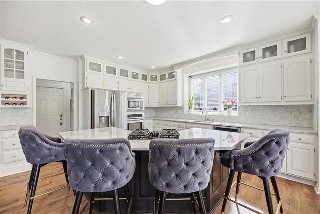 4520 W 140th Street, Leawood, KS 66224