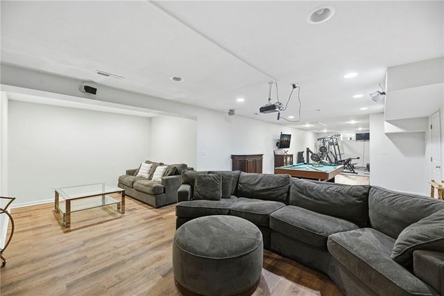 4520 W 140th Street, Leawood, KS 66224