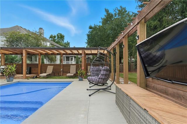 4520 W 140th Street, Leawood, KS 66224