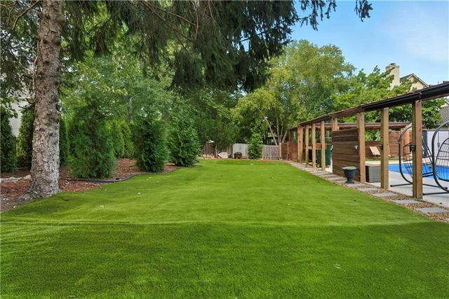 4520 W 140th Street, Leawood, KS 66224