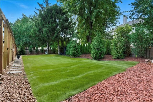 4520 W 140th Street, Leawood, KS 66224