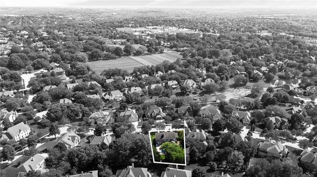 4520 W 140th Street, Leawood, KS 66224