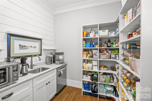 607 Dorothy Drive, Charlotte, NC 28203