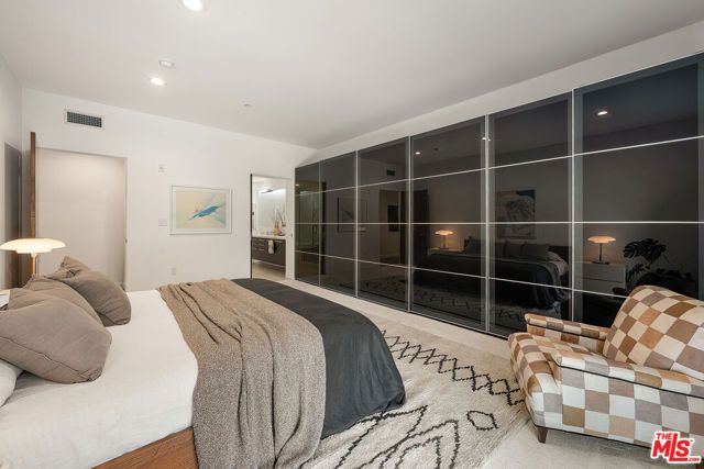 12504 Woodbridge Street 203, Studio City (los Angeles), CA 91604