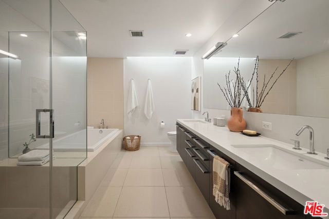 12504 Woodbridge Street 203, Studio City (los Angeles), CA 91604