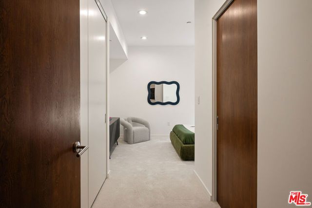 12504 Woodbridge Street 203, Studio City (los Angeles), CA 91604