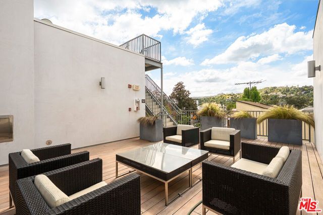 12504 Woodbridge Street 203, Studio City (los Angeles), CA 91604