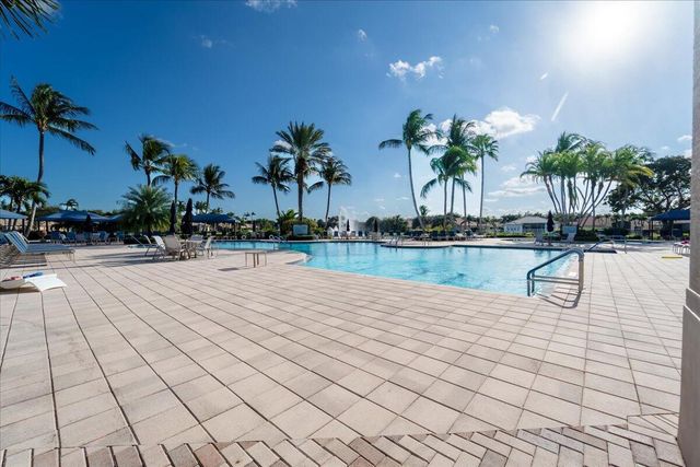 10599 Silverton Lane, Boynton Beach, FL 33437