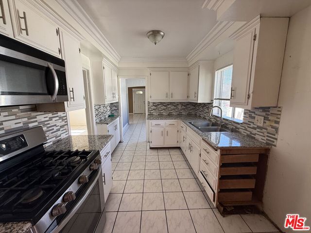 1561 W 7th Street, San Pedro, CA 90732