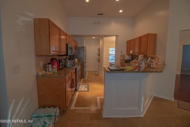 8146 LEAFCREST Drive, Jacksonville, FL 32244