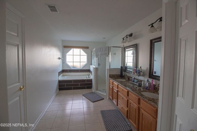 8146 LEAFCREST Drive, Jacksonville, FL 32244
