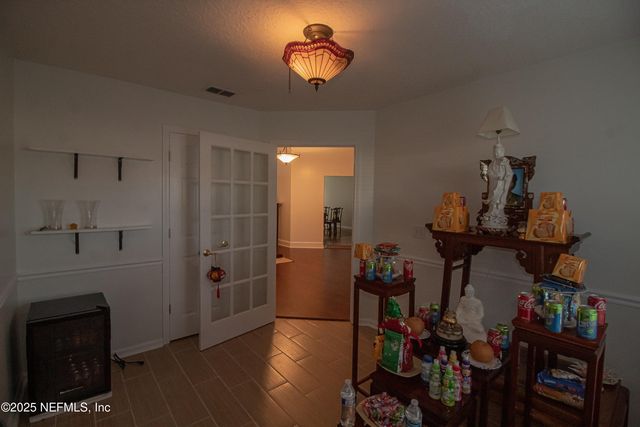8146 LEAFCREST Drive, Jacksonville, FL 32244