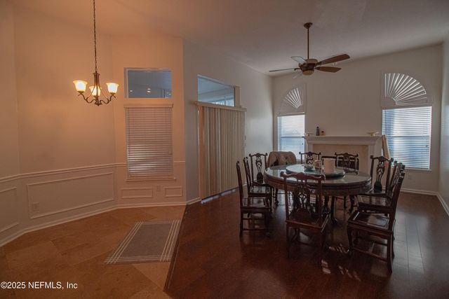 8146 LEAFCREST Drive, Jacksonville, FL 32244