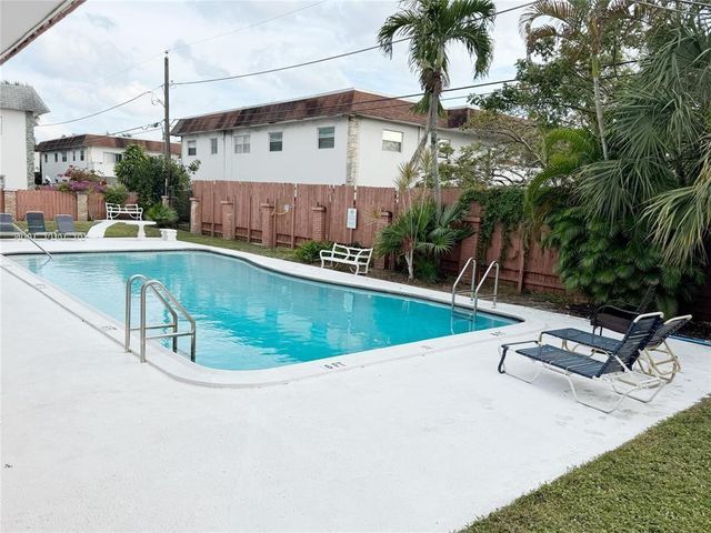 230 SW 1st Street G-8, Pompano Beach, FL 33060