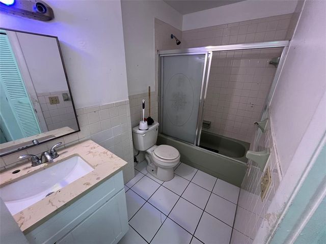 230 SW 1st Street G-8, Pompano Beach, FL 33060