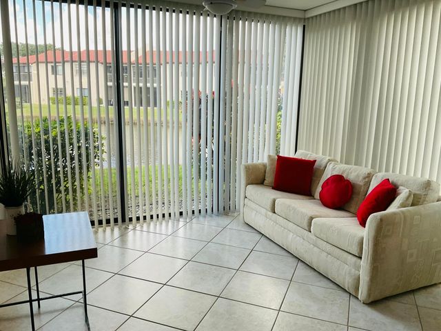 7979 Eastlake Drive F, Boca Raton, FL 33433