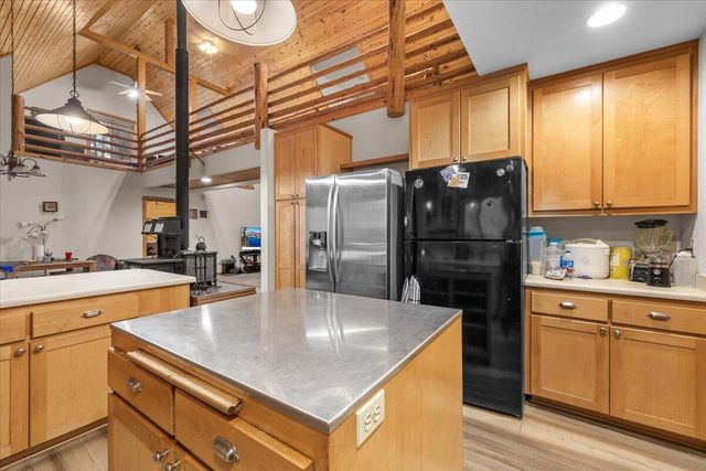 9511 Sterling Creek Road, Jacksonville, OR 97530