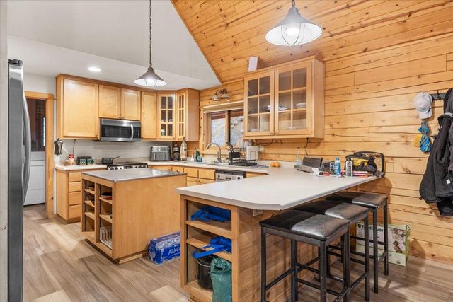 9511 Sterling Creek Road, Jacksonville, OR 97530