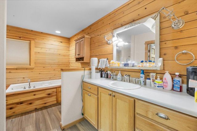 9511 Sterling Creek Road, Jacksonville, OR 97530