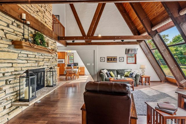 2953 Kettle Moraine ROAD, Hartford, WI 53027