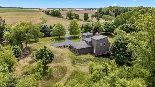 2953 Kettle Moraine ROAD, Hartford, WI 53027
