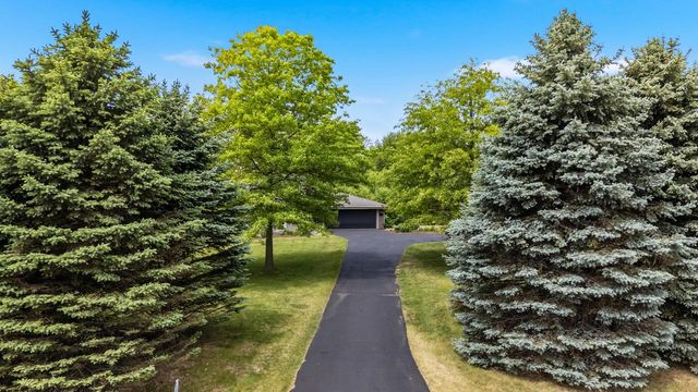 2953 Kettle Moraine ROAD, Hartford, WI 53027