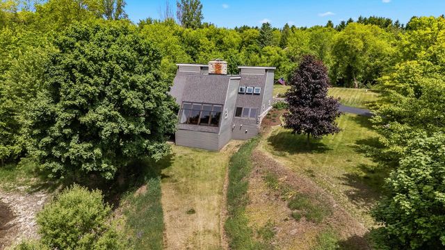 2953 Kettle Moraine ROAD, Hartford, WI 53027