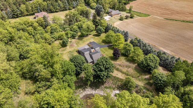 2953 Kettle Moraine ROAD, Hartford, WI 53027