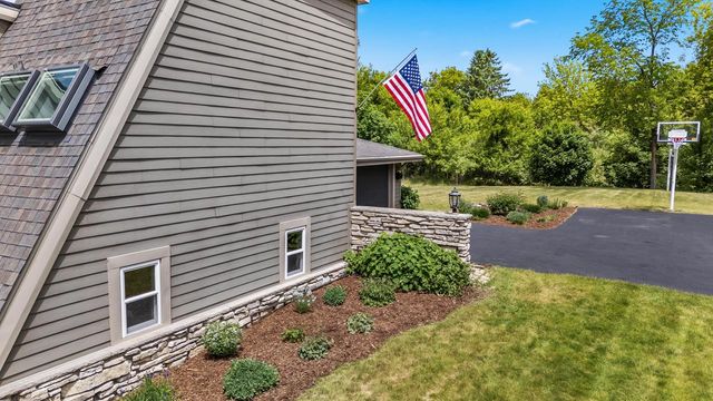 2953 Kettle Moraine ROAD, Hartford, WI 53027