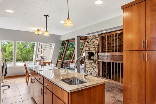 2953 Kettle Moraine ROAD, Hartford, WI 53027