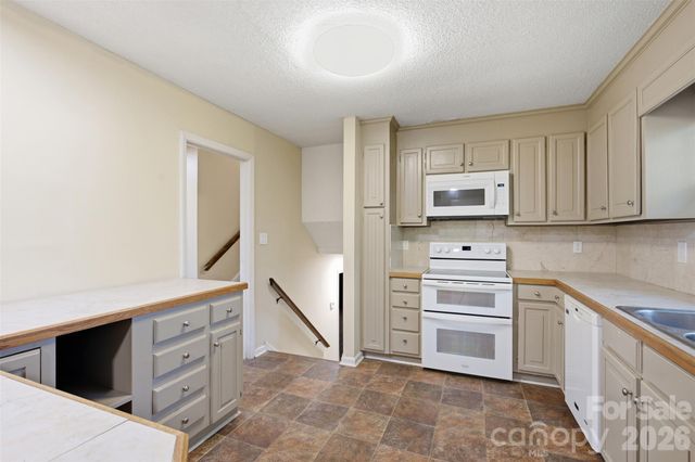609 Old Farm Road, Statesville, NC 28625