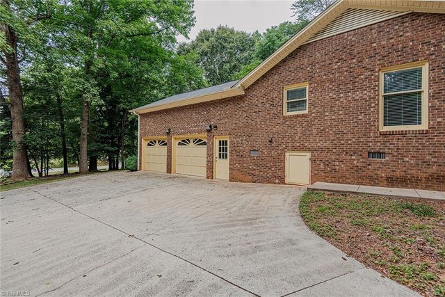 2603 Crescent Hill Drive, Mebane, NC 27302