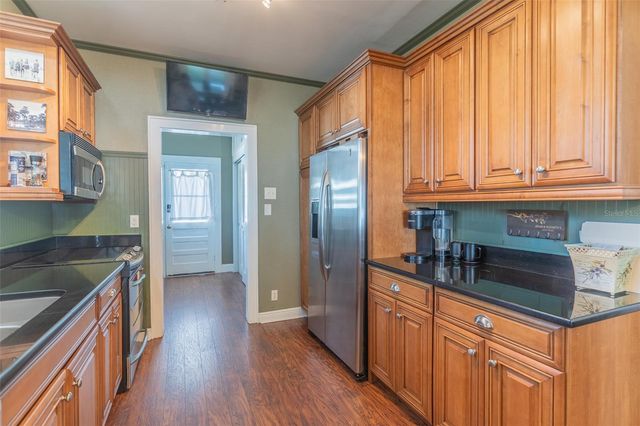 1433 N LAKE HOWARD DRIVE, Winter Haven, FL 33881