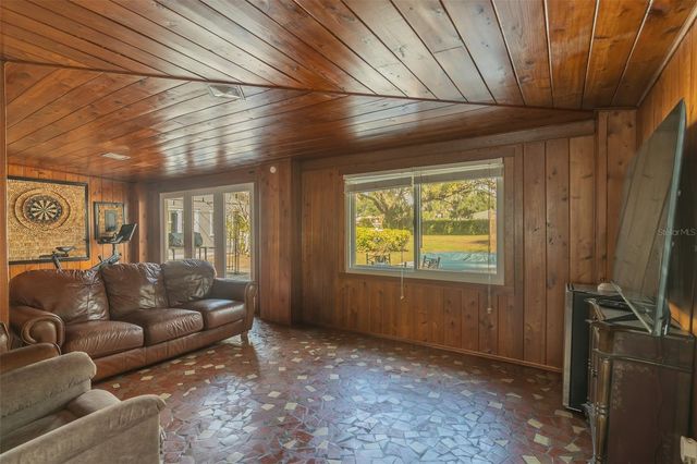 1433 N LAKE HOWARD DRIVE, Winter Haven, FL 33881