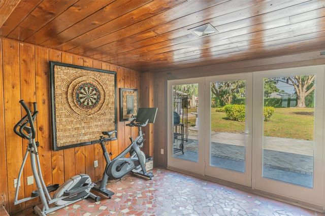 1433 N LAKE HOWARD DRIVE, Winter Haven, FL 33881